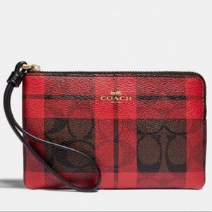 💖⭐️NWT Coach Red Plaid Wristlet⭐️